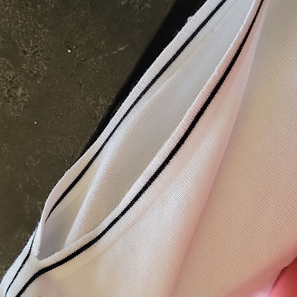 CJ Banks White Cold Shoulder Sweater Size 2X - Picture 9 of 9